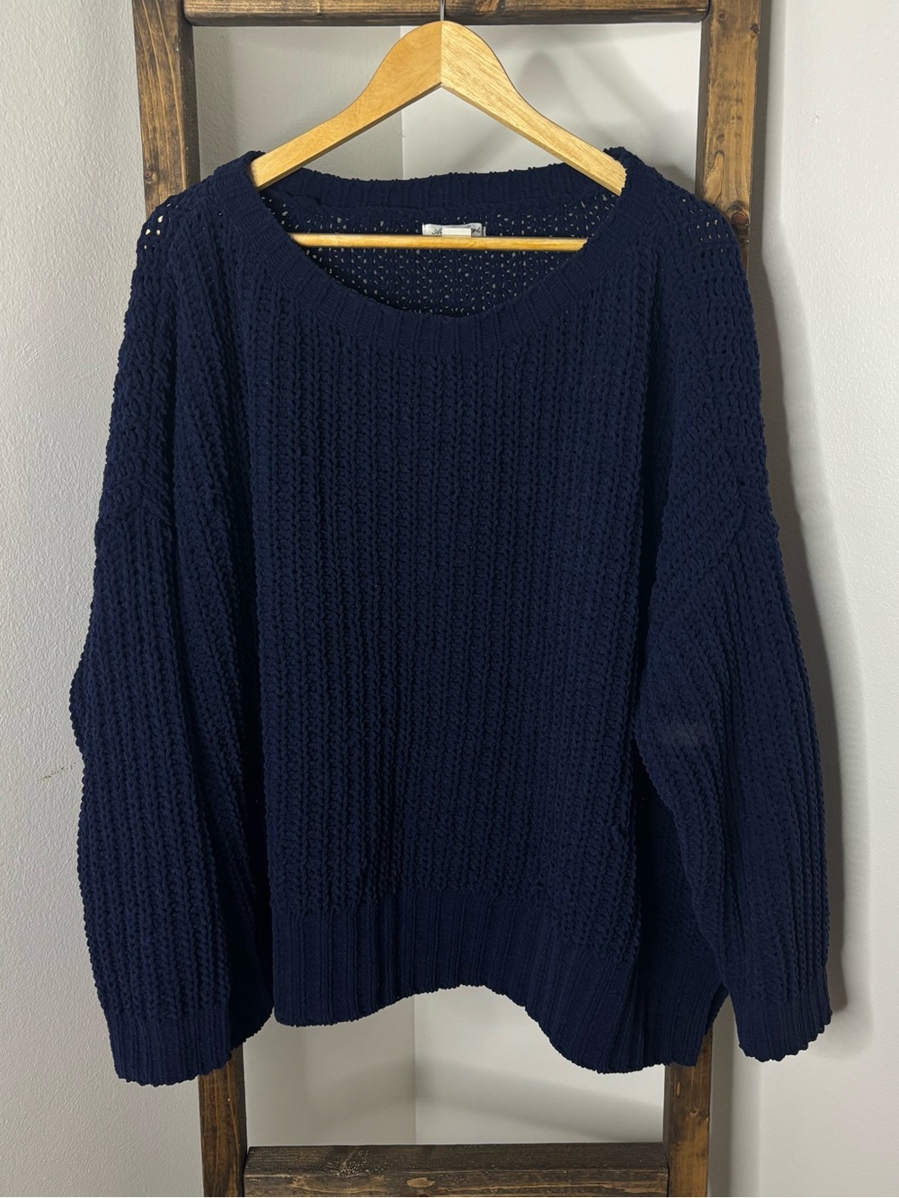 American Eagle Navy Chunky Knit Crewneck Sweater Size M